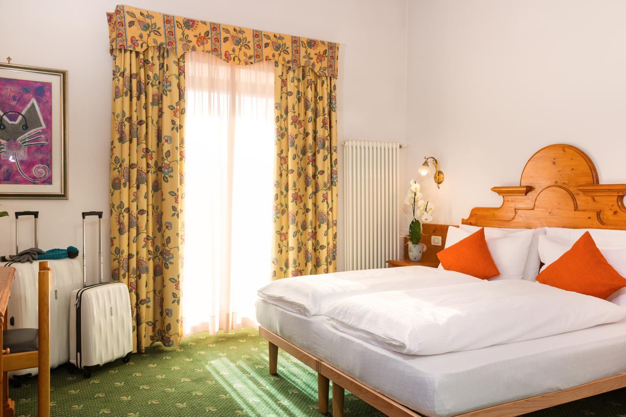 מדונה די קמפיליו Hotel Bonapace ***S מראה חיצוני תמונה